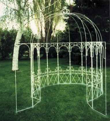 Gazebo Can be decorated with ivy or floral garlands Great for