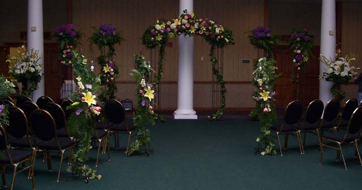 Iron Columns decorated with bright colors and Ivy A beautiful outdoor look