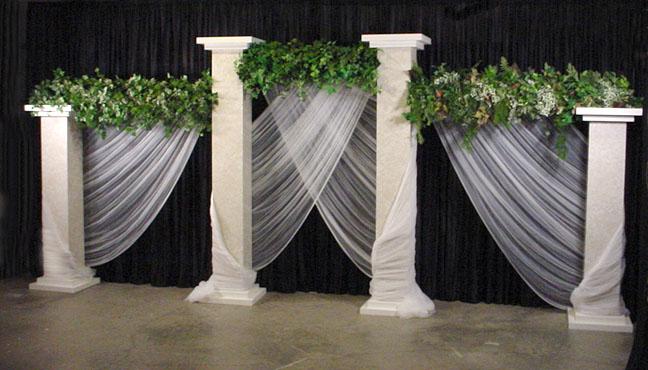 Square Marble Columns give your wedding a contemporary Square Marble Columns give your wedding a contemporary