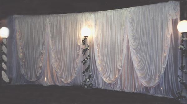 and twinkle lights create an contemporary backdrop for your wedding or 